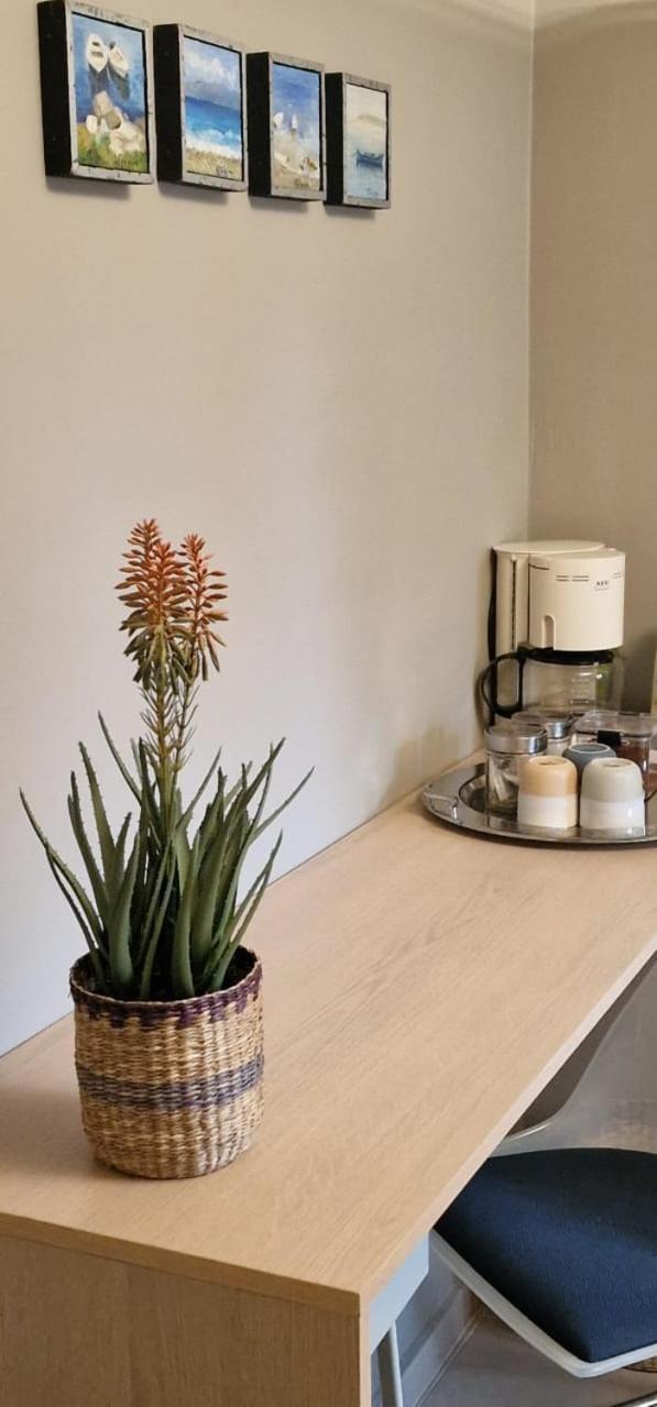 A Cozy Affordable Place At Voula Athen Exterior foto